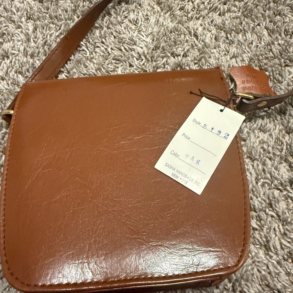 Tan Sasha Genuine leather purse with Gold Alligator accent. - Picture 4 of 5
